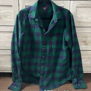 UNTUCKit button down flannel shirt